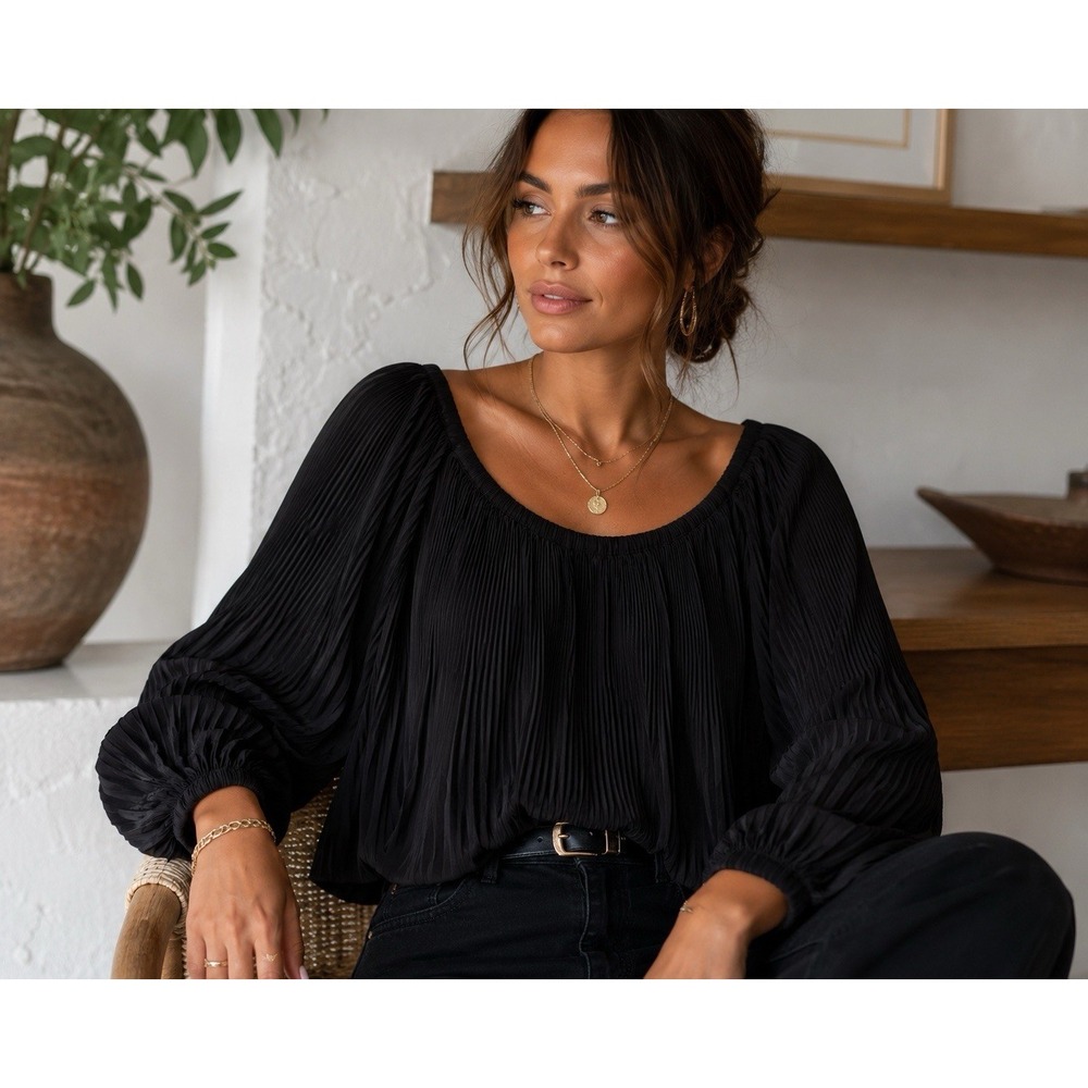 Women's Black Soft‎ Pleated Boho Blouse Long Billowy Sleeves Size Medium
